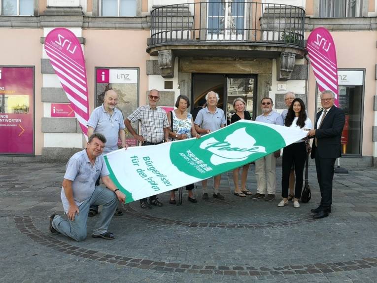 Flaggentag in der Friedensstadt Linz/Donau, Oberösterreich